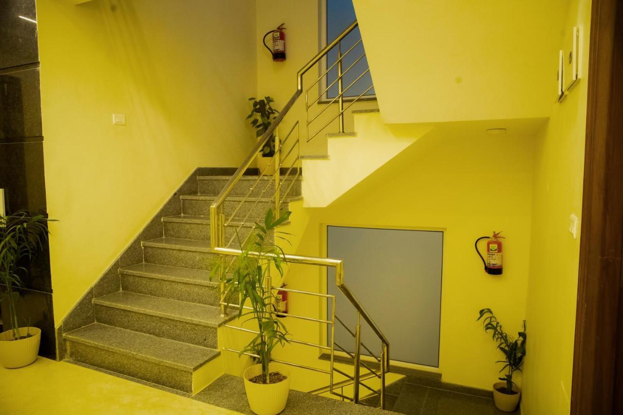 Lime Tree Luxury Studio - Service Apartment Near Artemis Hospital ,Γκουργκάον Εξωτερικό φωτογραφία
